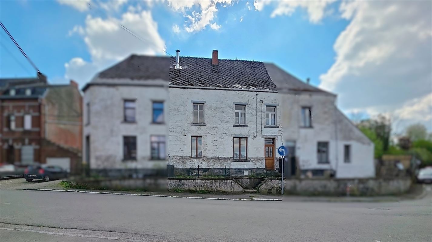 Spacieuse maison de rangée à rénover