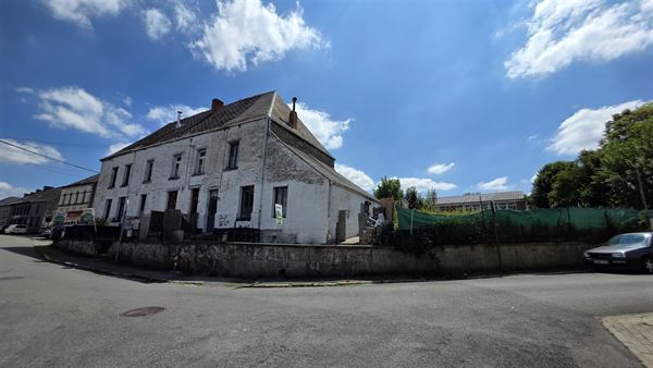 Maison 3 façades avec jardin à rénover complètement 