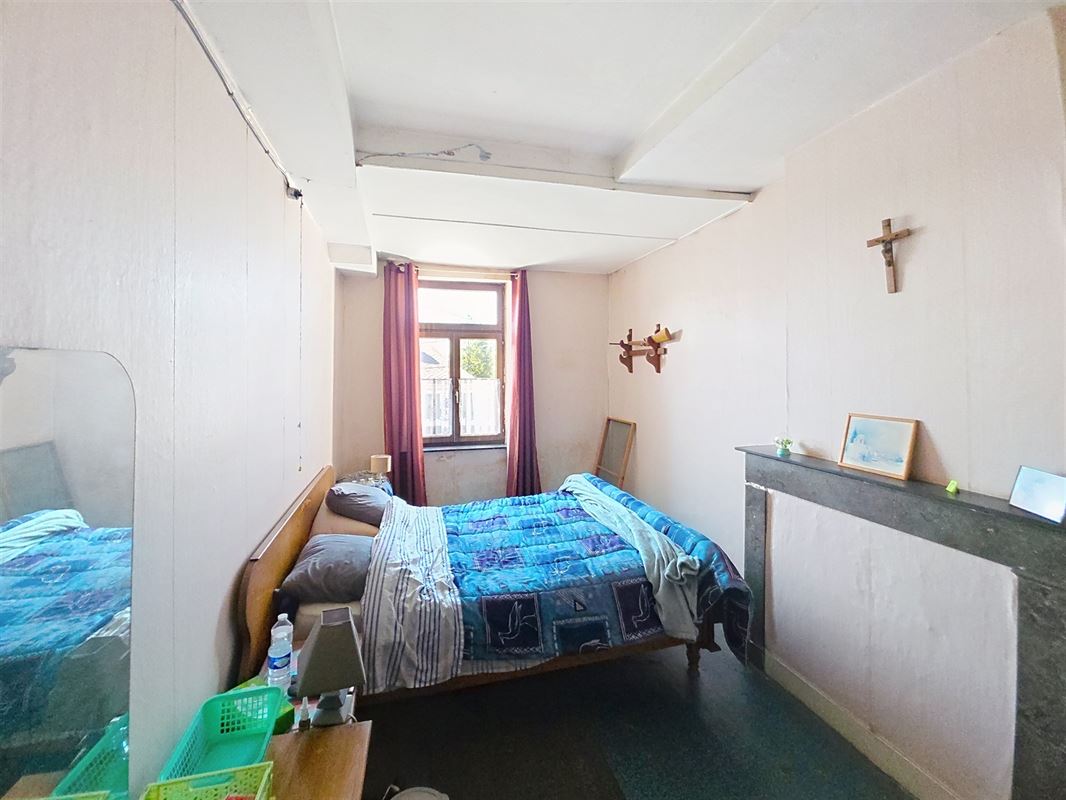 Spacieuse maison de rangée à rénover