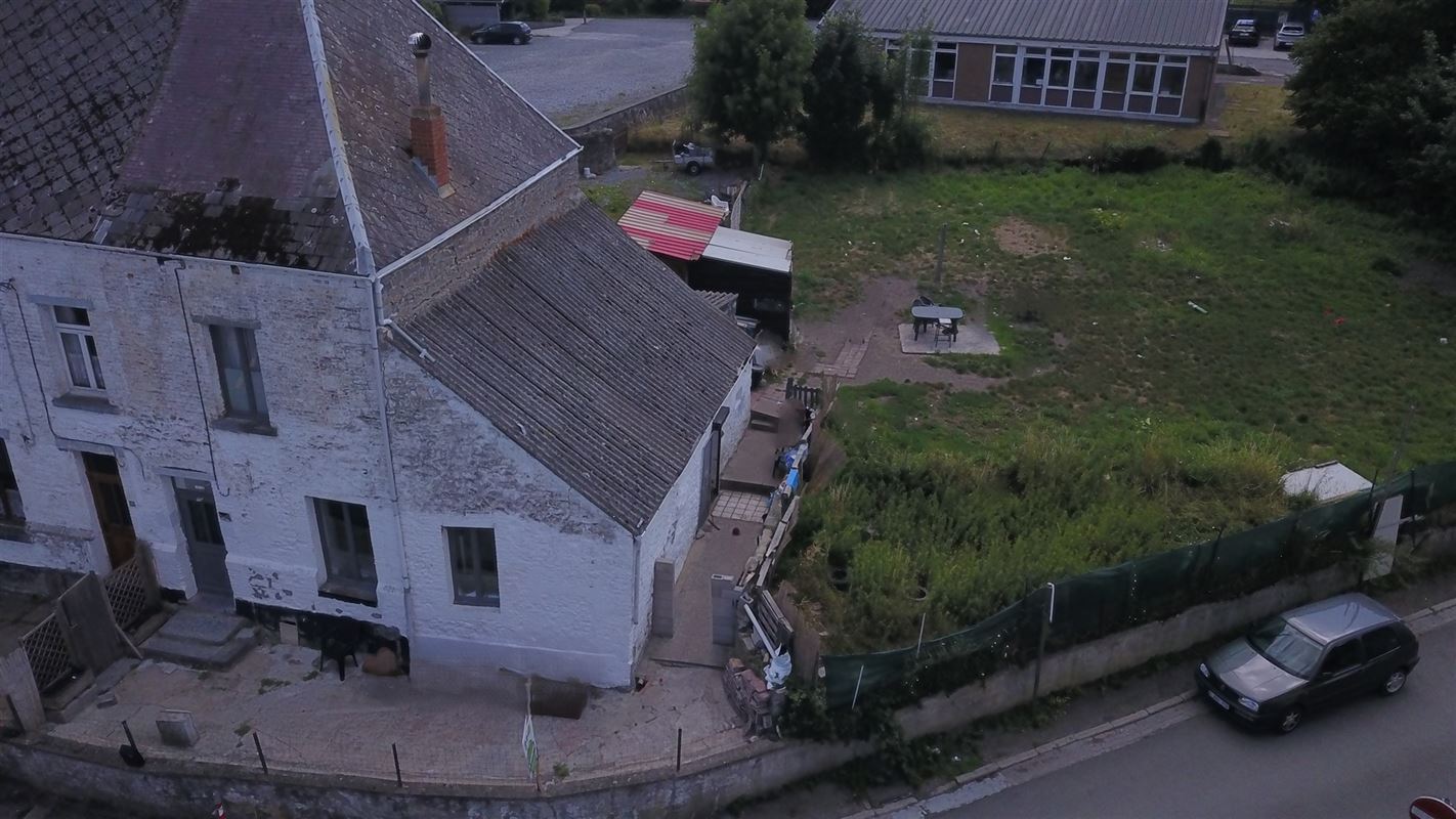 Maison 3 façades avec jardin à rénover complètement 