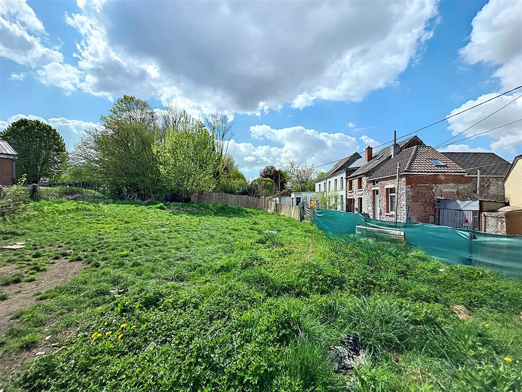 Maison 3 façades avec jardin à rénover complètement 