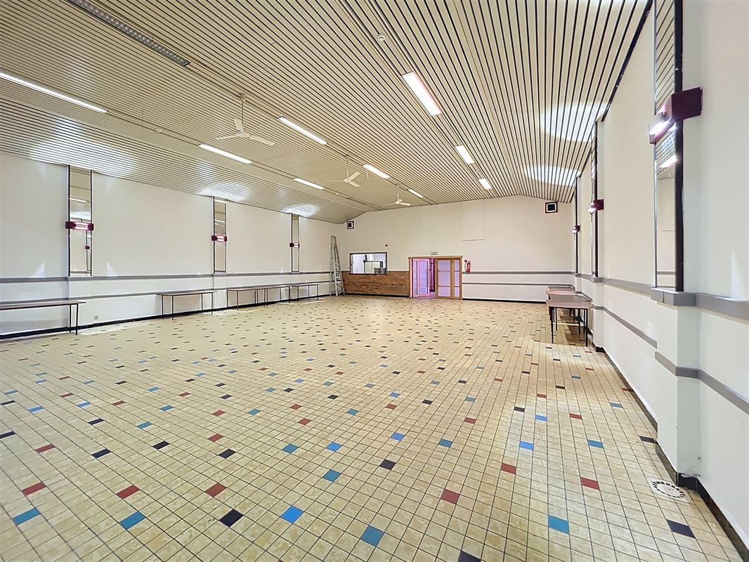 Ensemble immobilier polyvalent