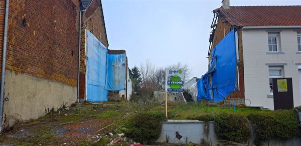 Terrain à bâtir de 4a 70ca + projet