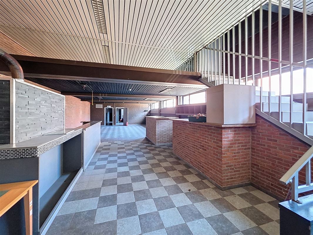 Ensemble immobilier polyvalent