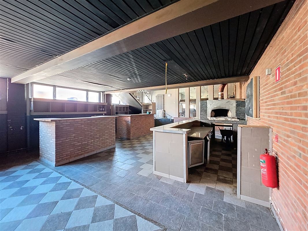 Ensemble immobilier polyvalent