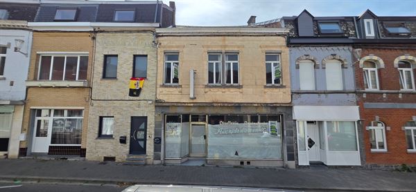 Spacieuse Maison de commerce à rénover