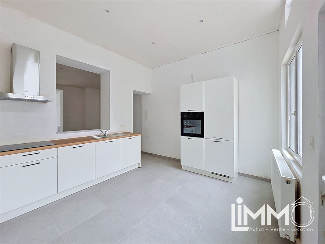***SOUS COMPROMIS - PLUS DE VISITES*** Maison 3 chambres complètement rénovée