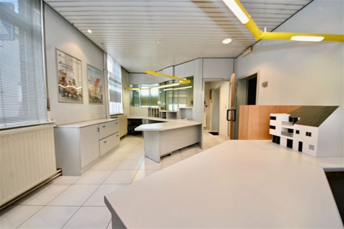 Te renoveren woning met 3 slaapkamers.