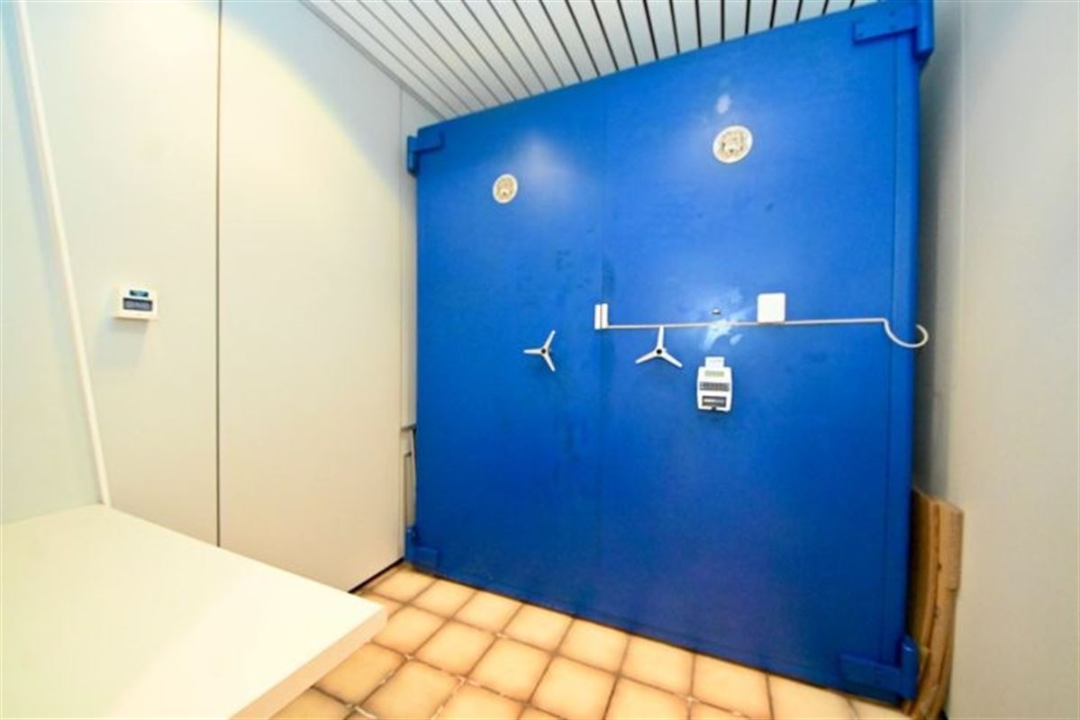 Te renoveren woning met 3 slaapkamers.
