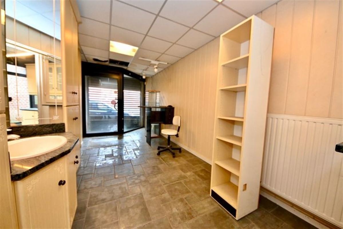 Te renoveren woning met 3 slaapkamers.