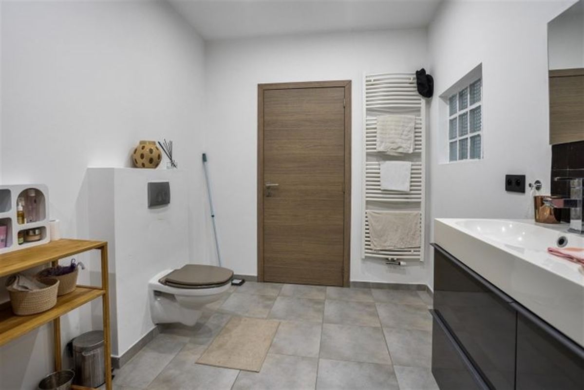 Instapklaar appartement met 2 slaapkamers en groot terras. 