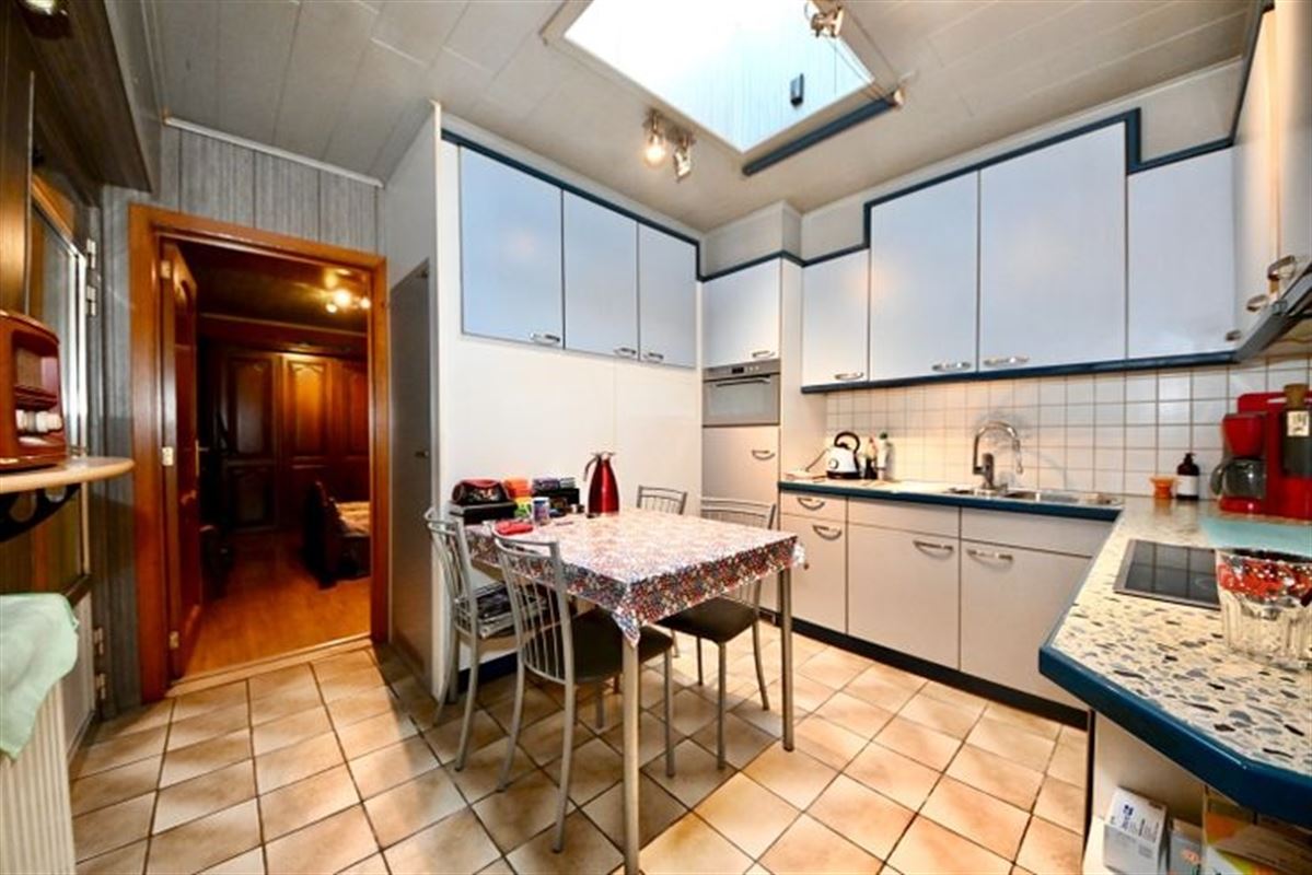 Te renoveren laagbouw met 3 slaapkamers, tuin en garage. 