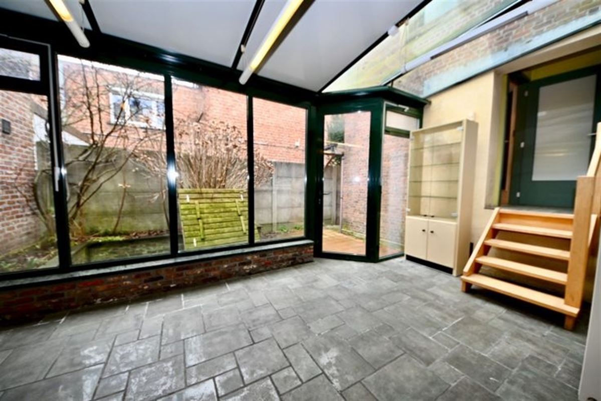 Te renoveren woning met 3 slaapkamers.