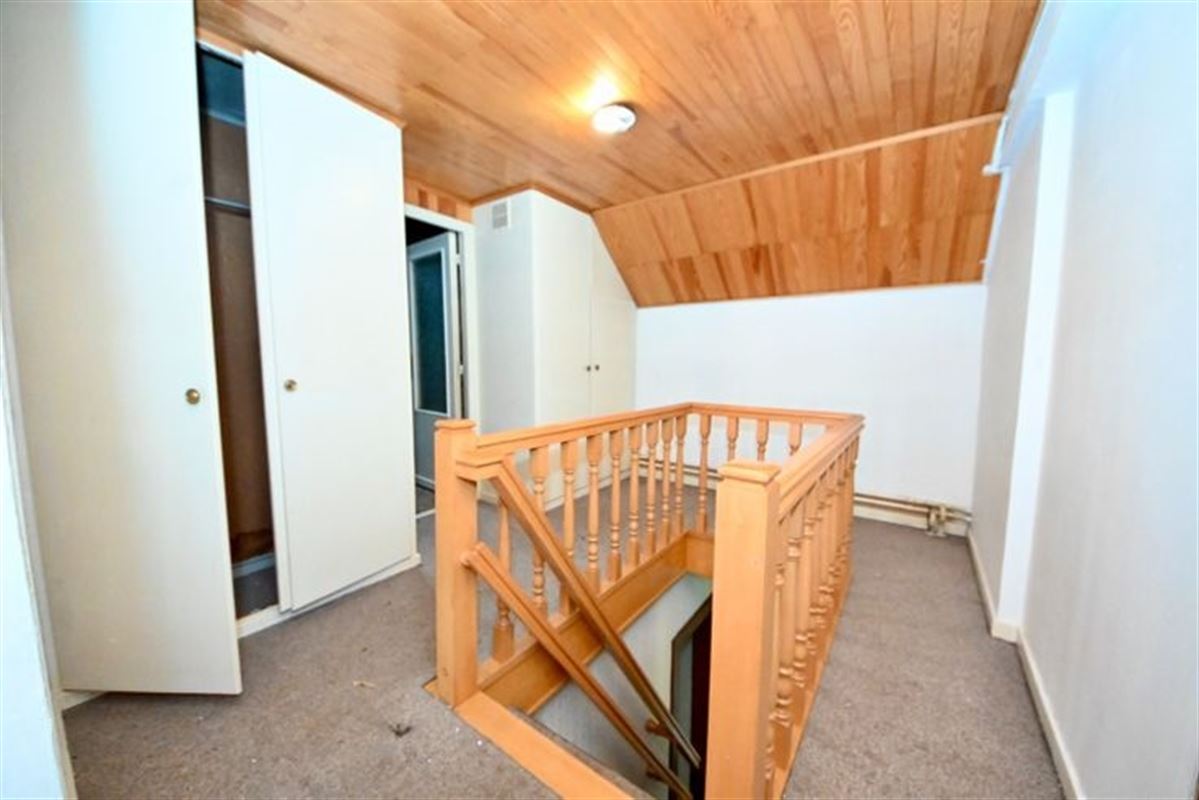 Te renoveren woning met 3 slaapkamers.
