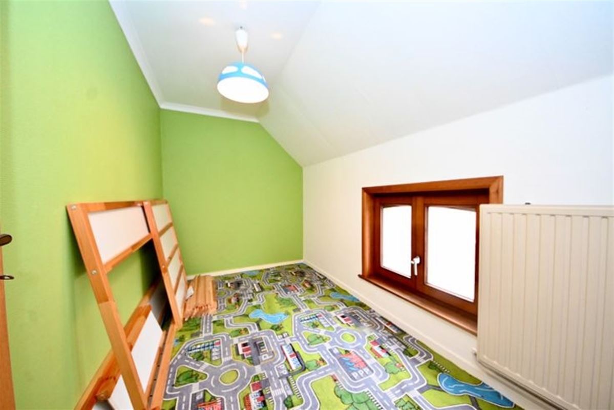 Te renoveren woning met 3 slaapkamers.