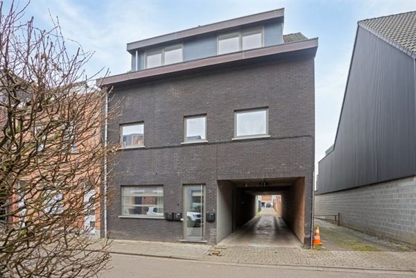Instapklaar appartement met 2 slaapkamers en groot terras. 