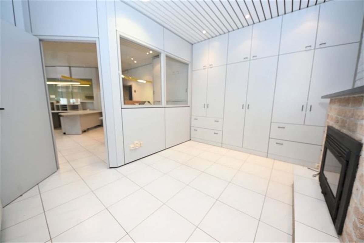 Te renoveren woning met 3 slaapkamers.