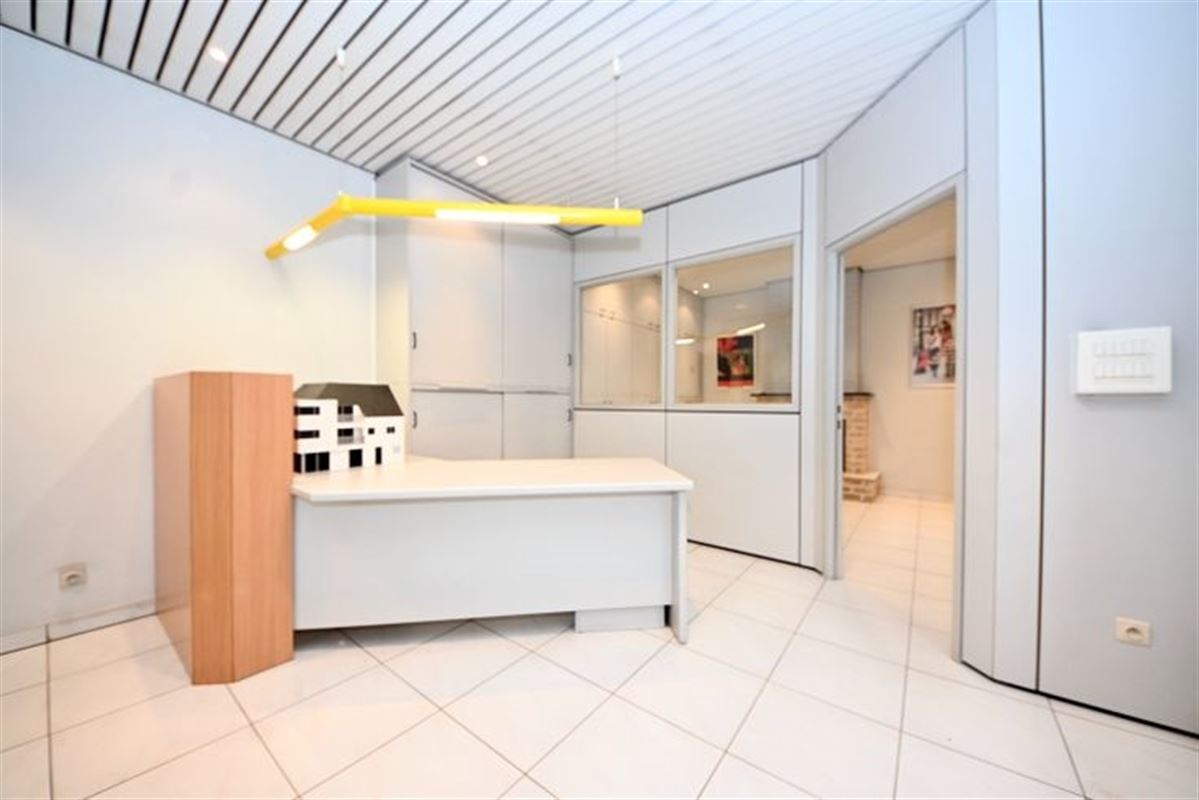 Te renoveren woning met 3 slaapkamers.