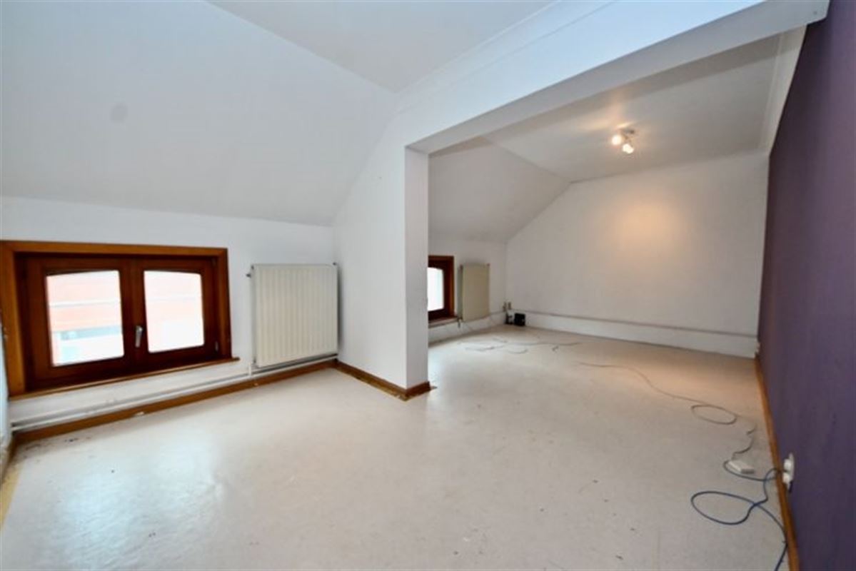 Te renoveren woning met 3 slaapkamers.
