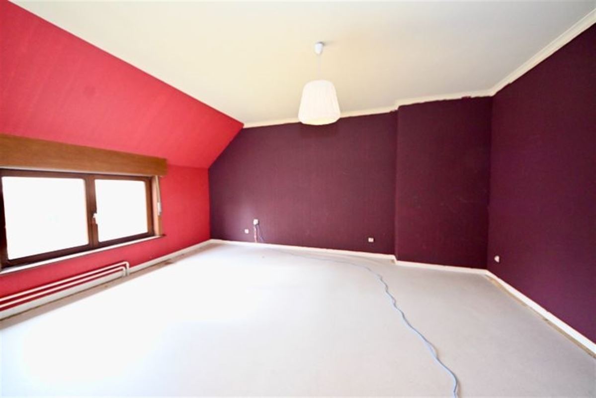 Te renoveren woning met 3 slaapkamers.