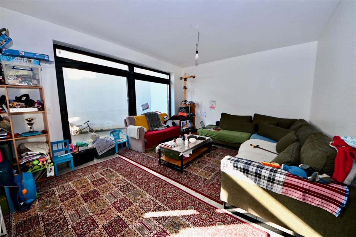 Gelijkvloers appartement met 2 slaapkamers en terras. 
