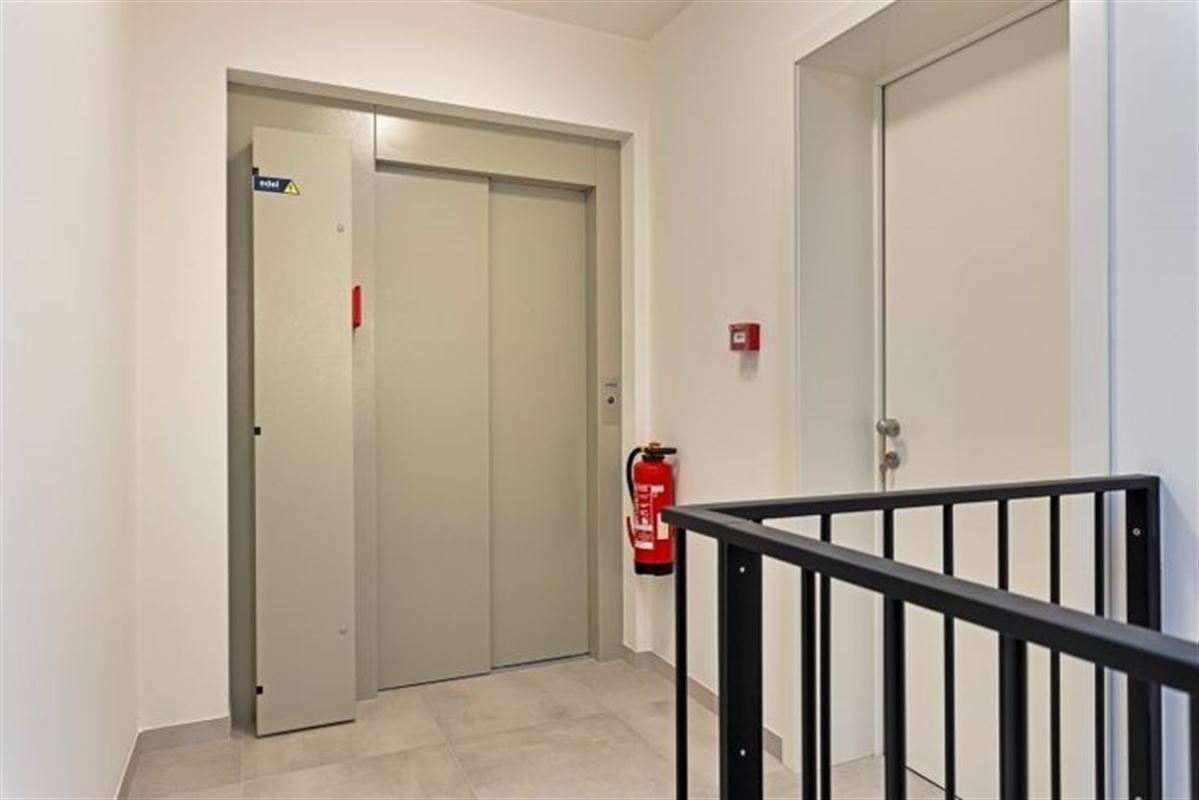 Nieuwbouwappartement met 2 slaapkamers en lift in centrum