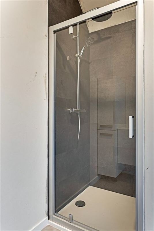 Nieuwbouwappartement met 2 slaapkamers en lift in centrum