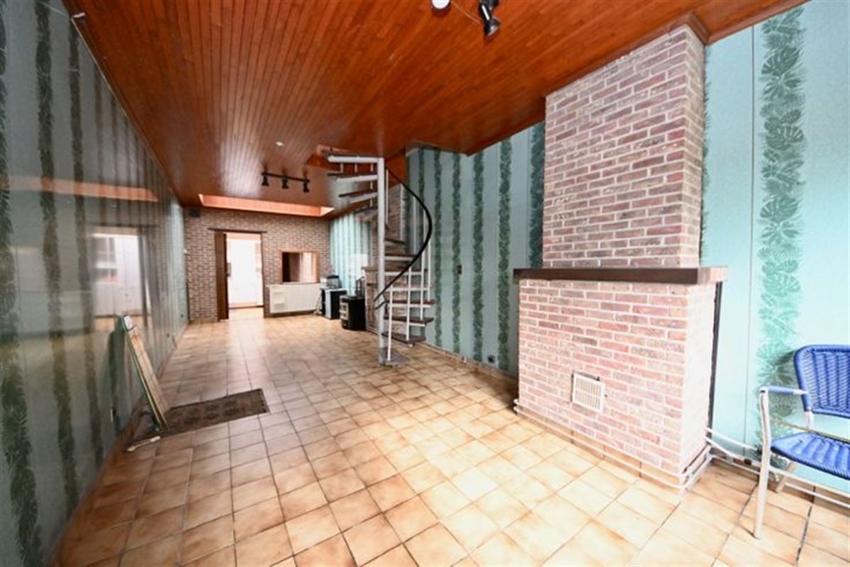 Te renoveren woning met 2 slaapkamers en tuin.