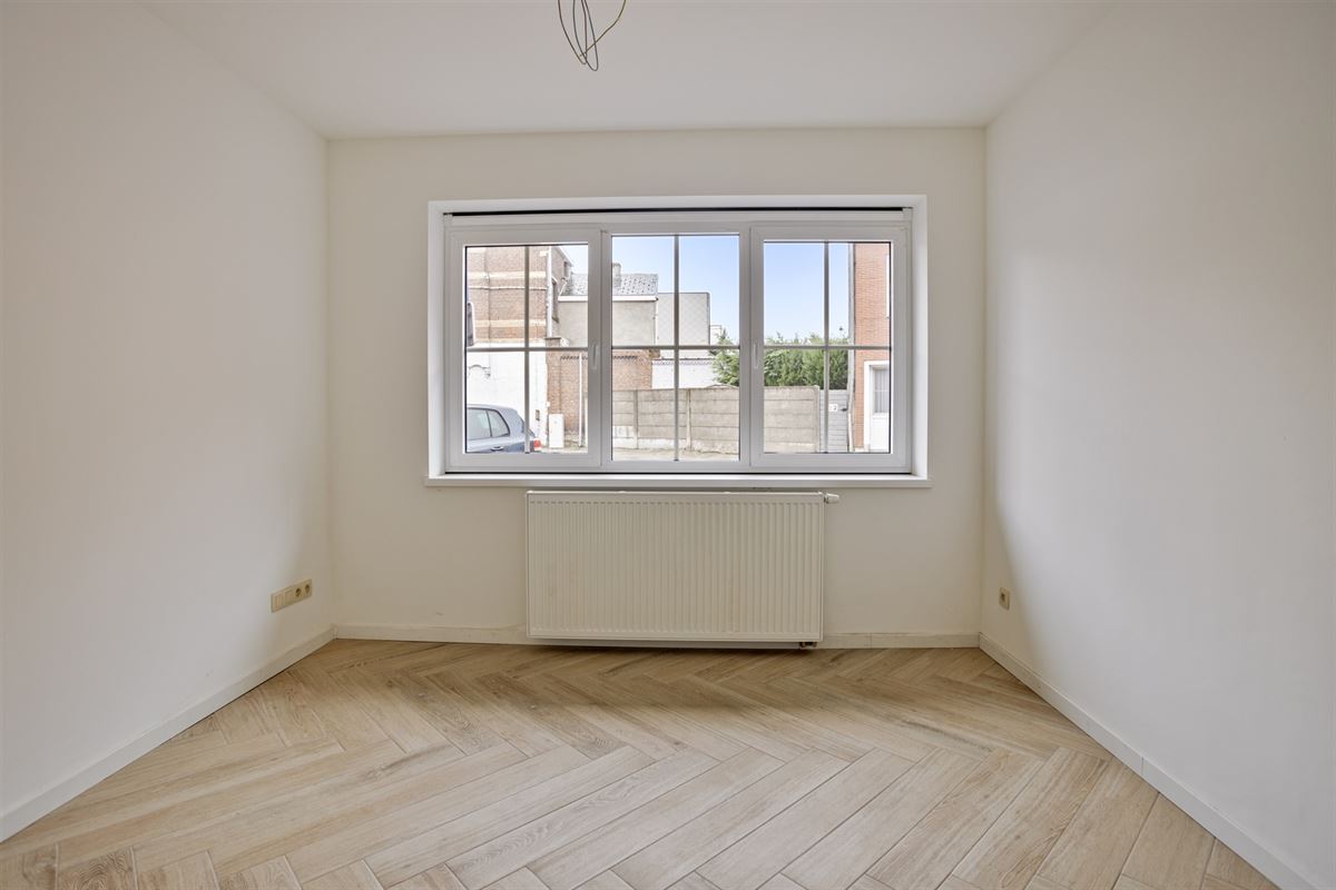 Instapklaar gelijkvloers appartement met 2 slaapkamers.