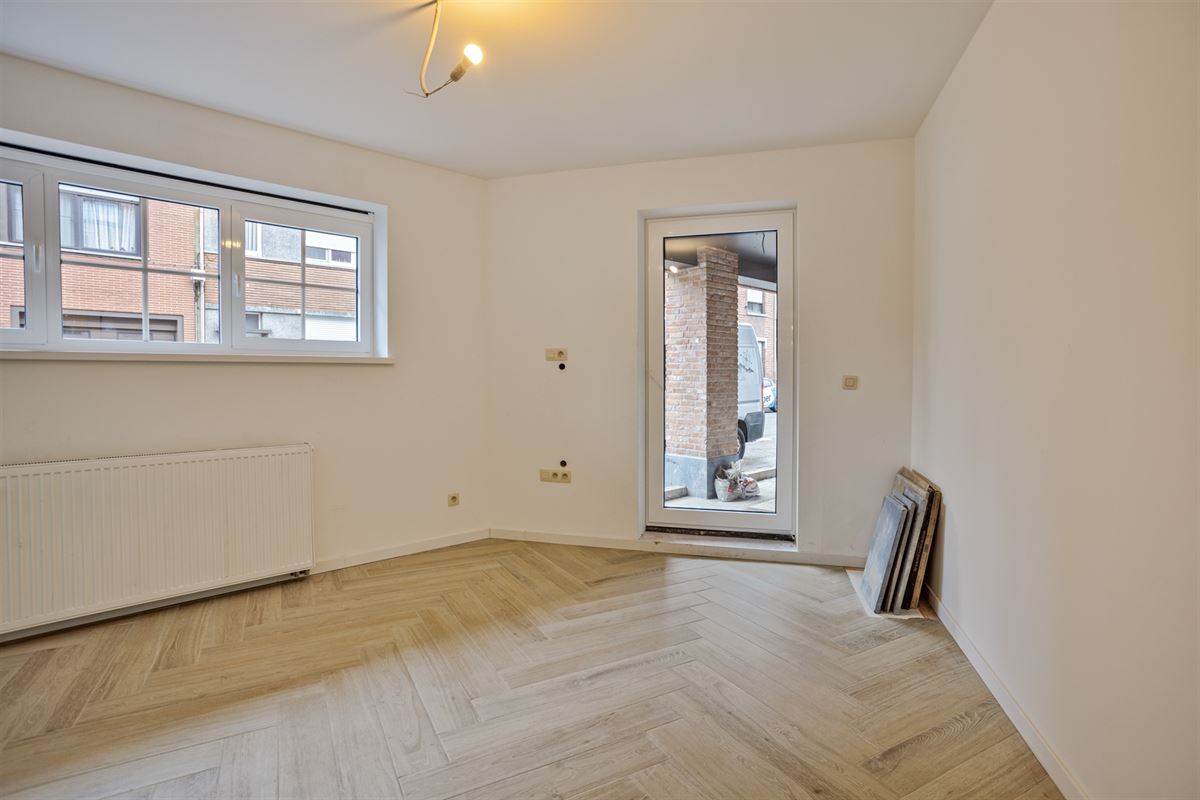 Instapklaar gelijkvloers appartement met 2 slaapkamers.