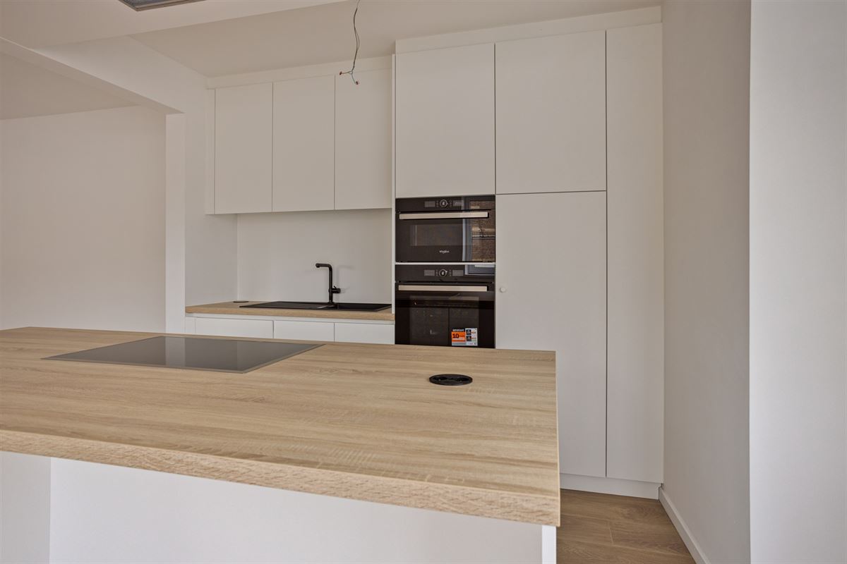 Instapklaar gelijkvloers appartement met 2 slaapkamers.