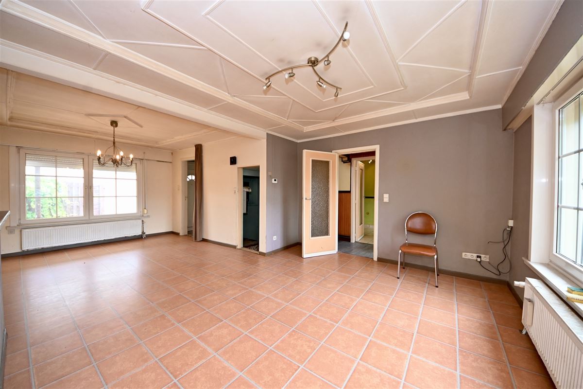 Te renoveren woning met 2 slaapkamers en tuin. 