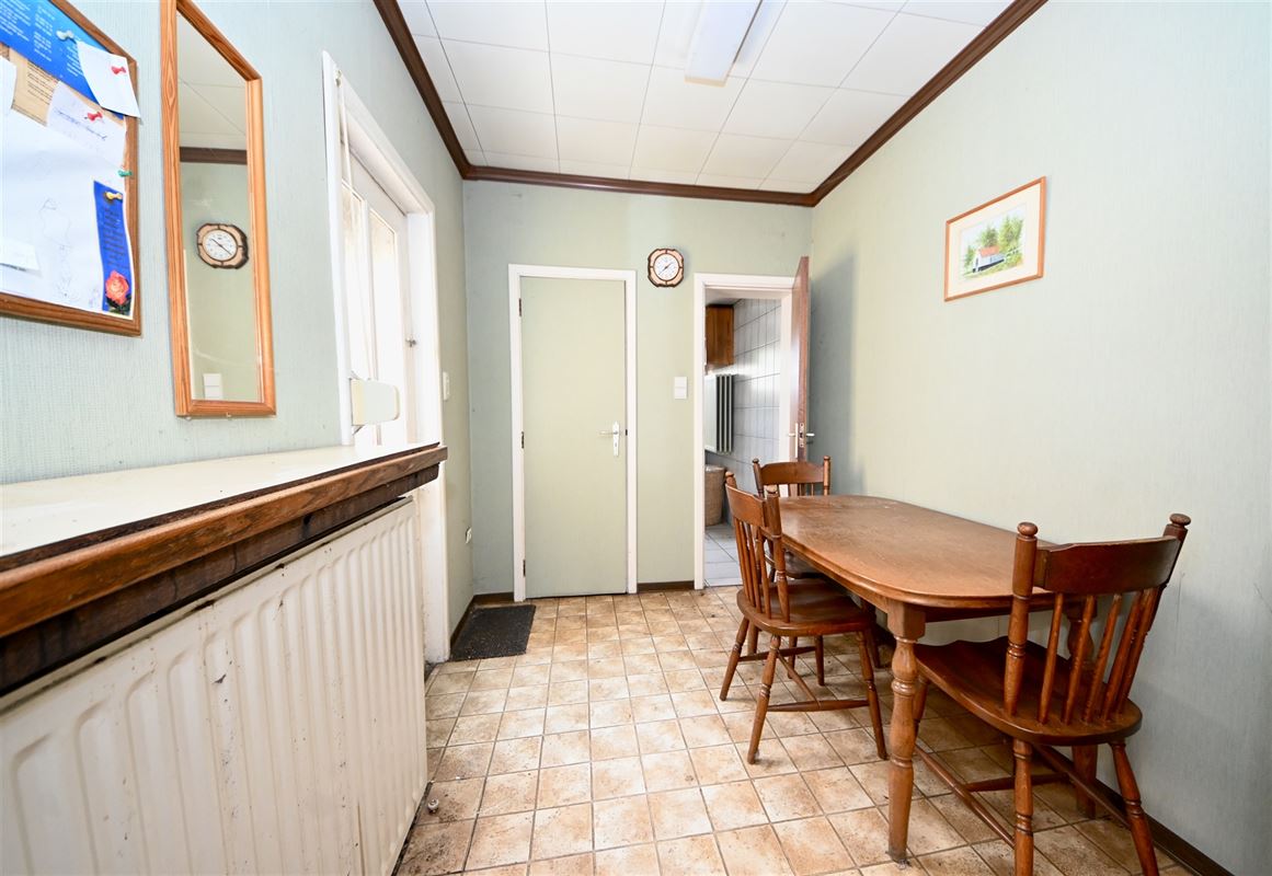 Te renoveren woning met 2 (mogelijk 3) slaapkamers en tuin.