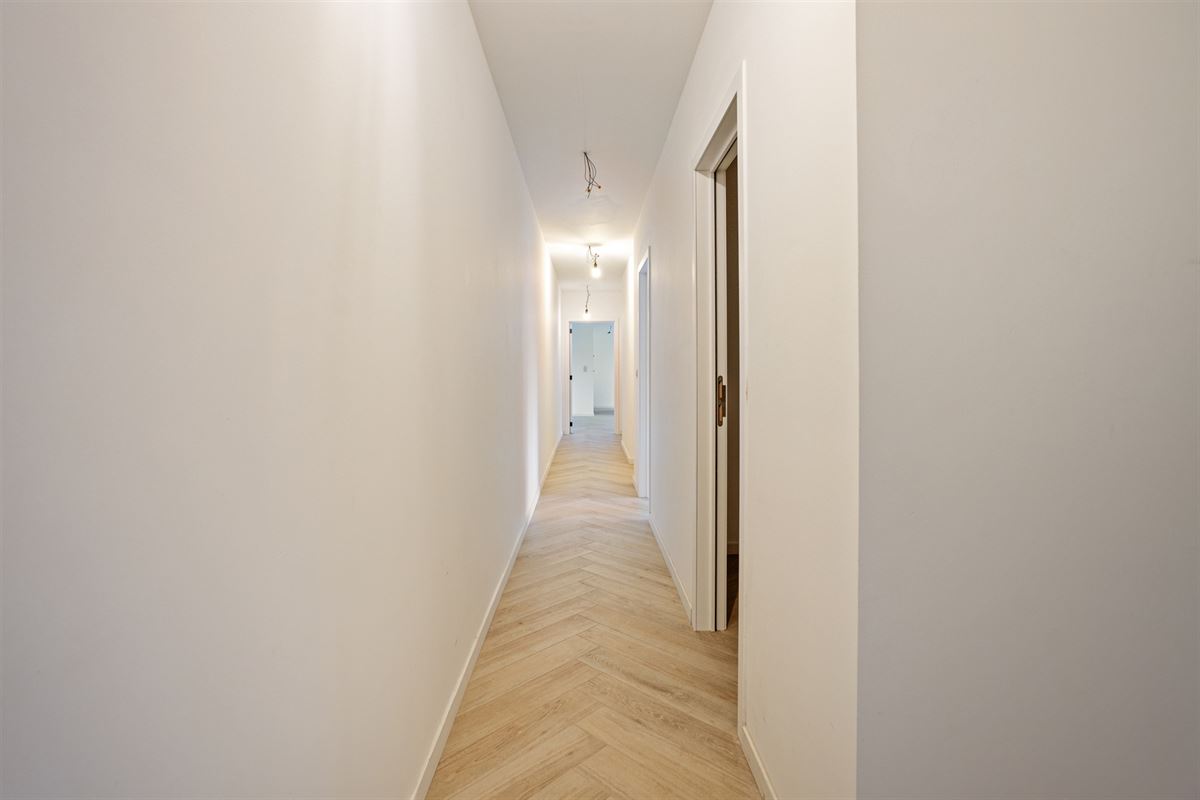 Instapklaar gelijkvloers appartement met 2 slaapkamers.