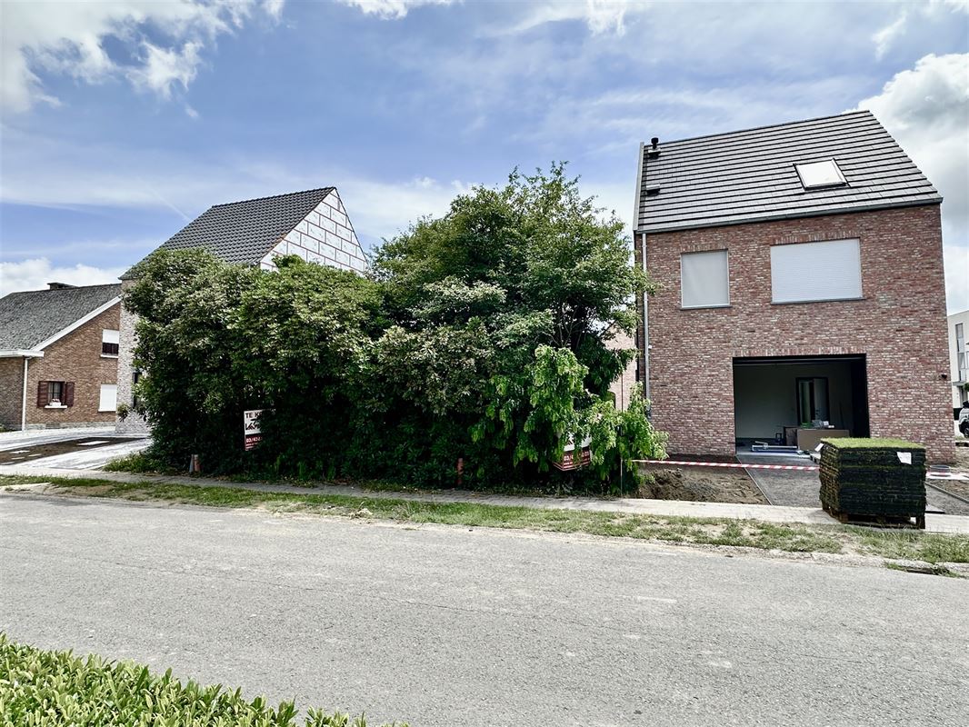 Bouwgrond te koop. 