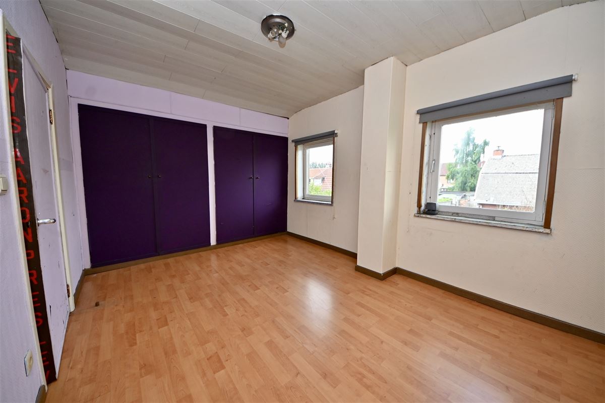 Te renoveren woning met 2 slaapkamers en tuin. 