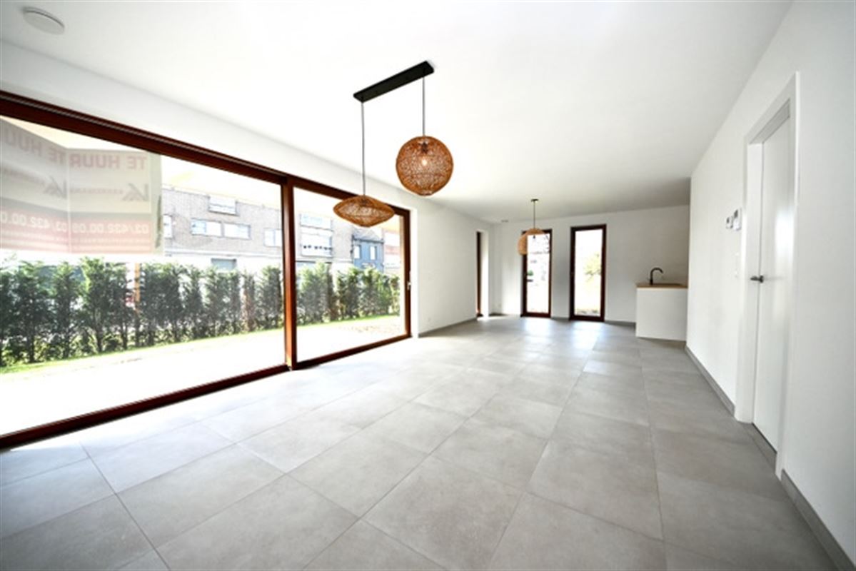 Appartement met 2 slaapkamers, tuin en staanplaats. 