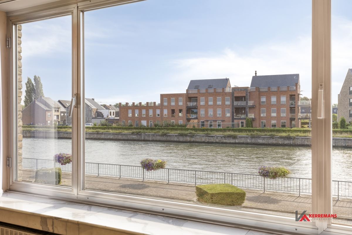 Appartement met 2 slaapkamers, terras en garage. 