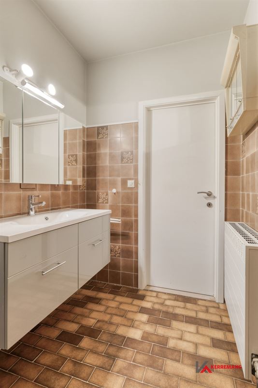 Appartement met 2 slaapkamers, terras en garage. 