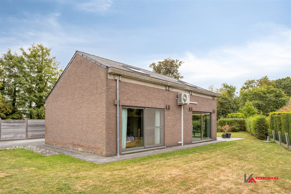 Woning met 3 slaapkamers, garage en tuin. 