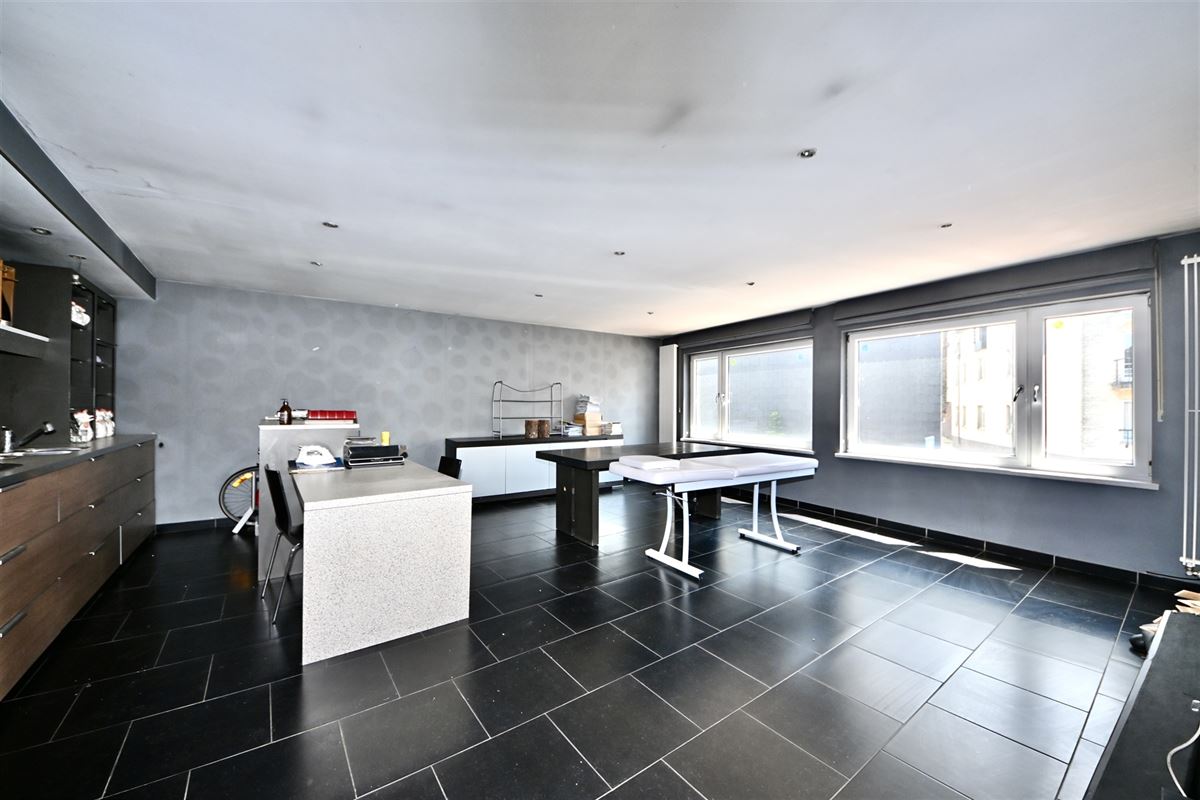 Handelspand met restaurant en appartement