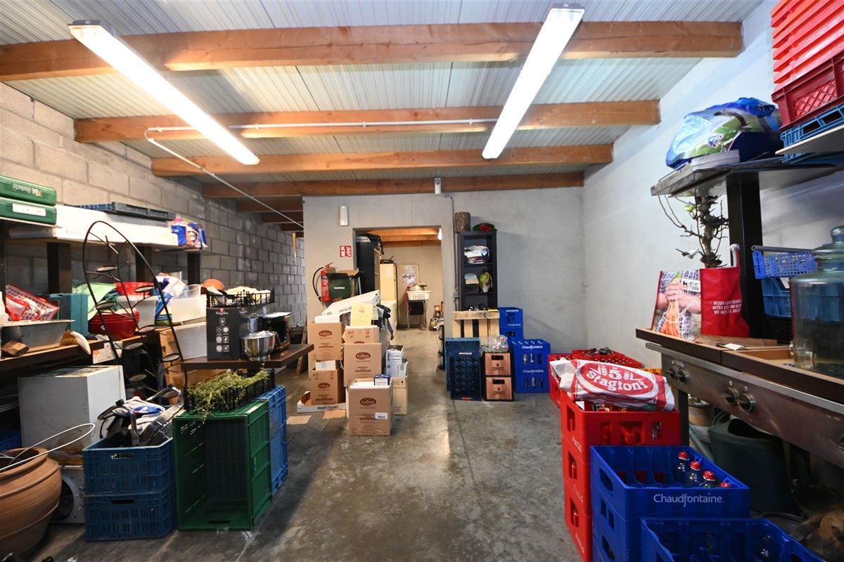 Handelspand met restaurant en appartement