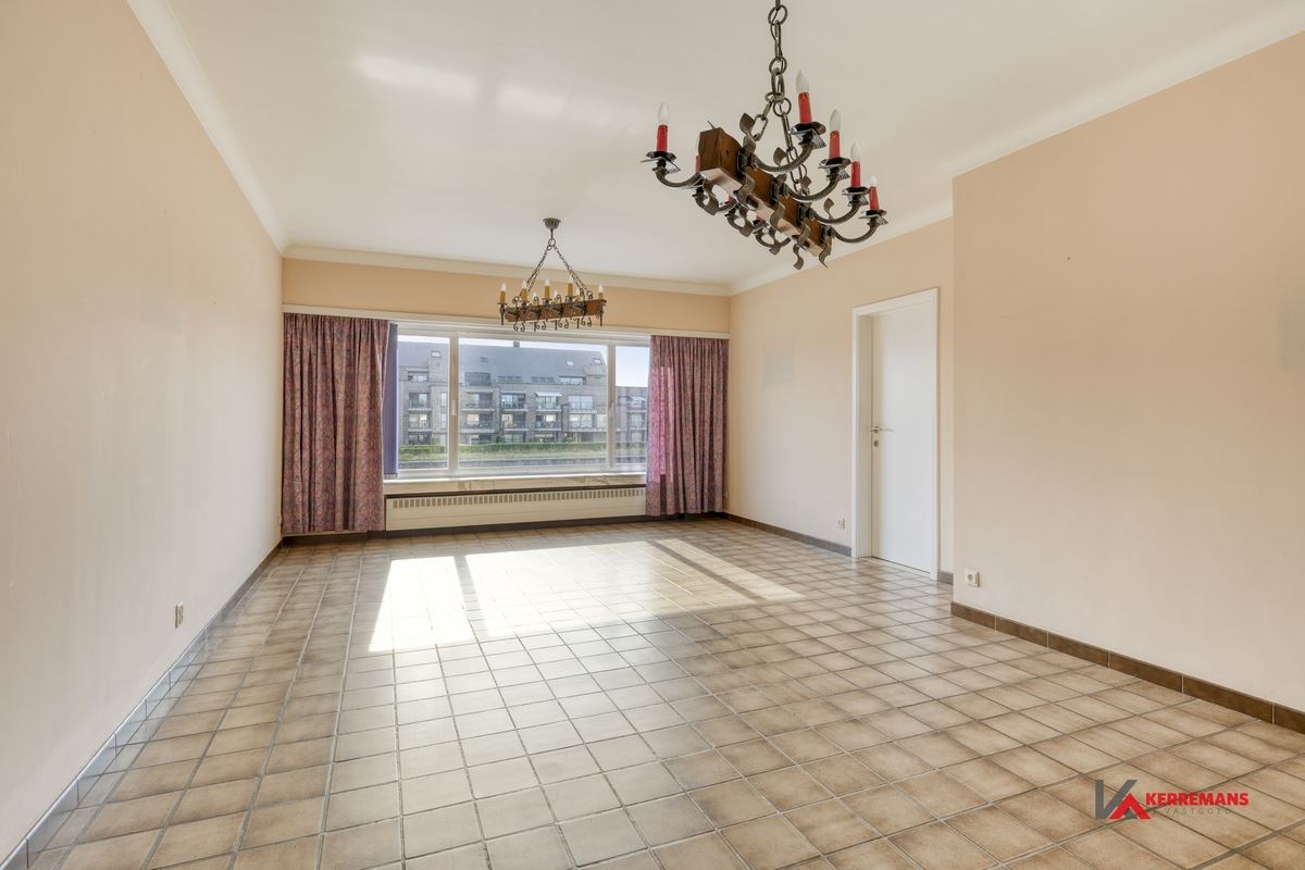 Appartement met 2 slaapkamers, terras en garage. 