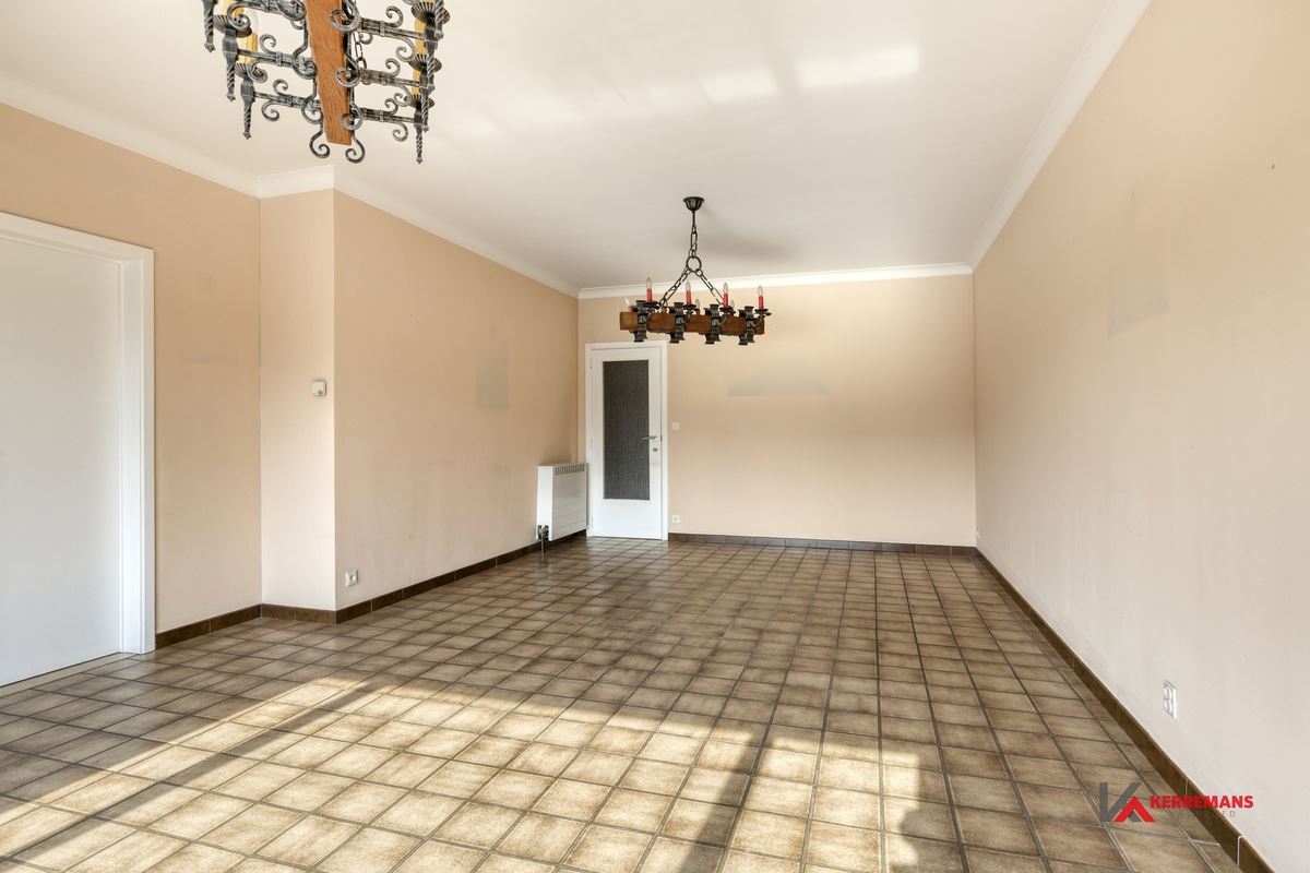 Appartement met 2 slaapkamers, terras en garage. 