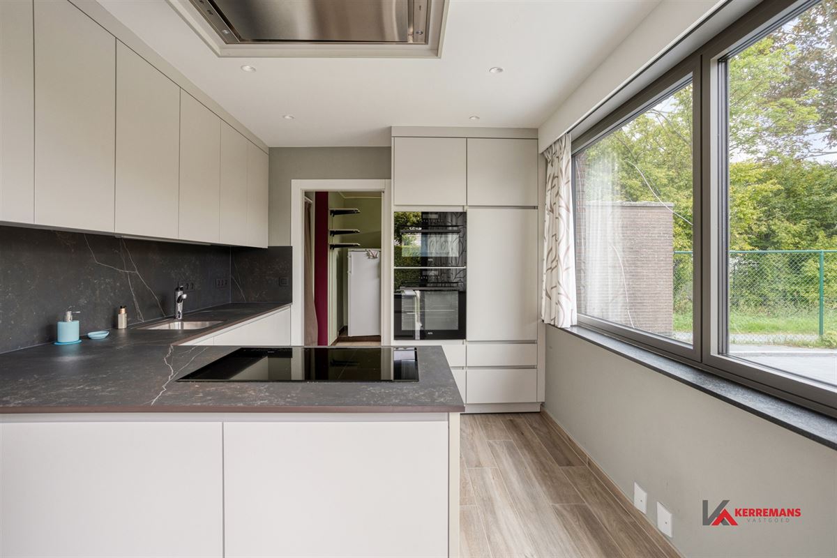 Woning met 3 slaapkamers, garage en tuin. 