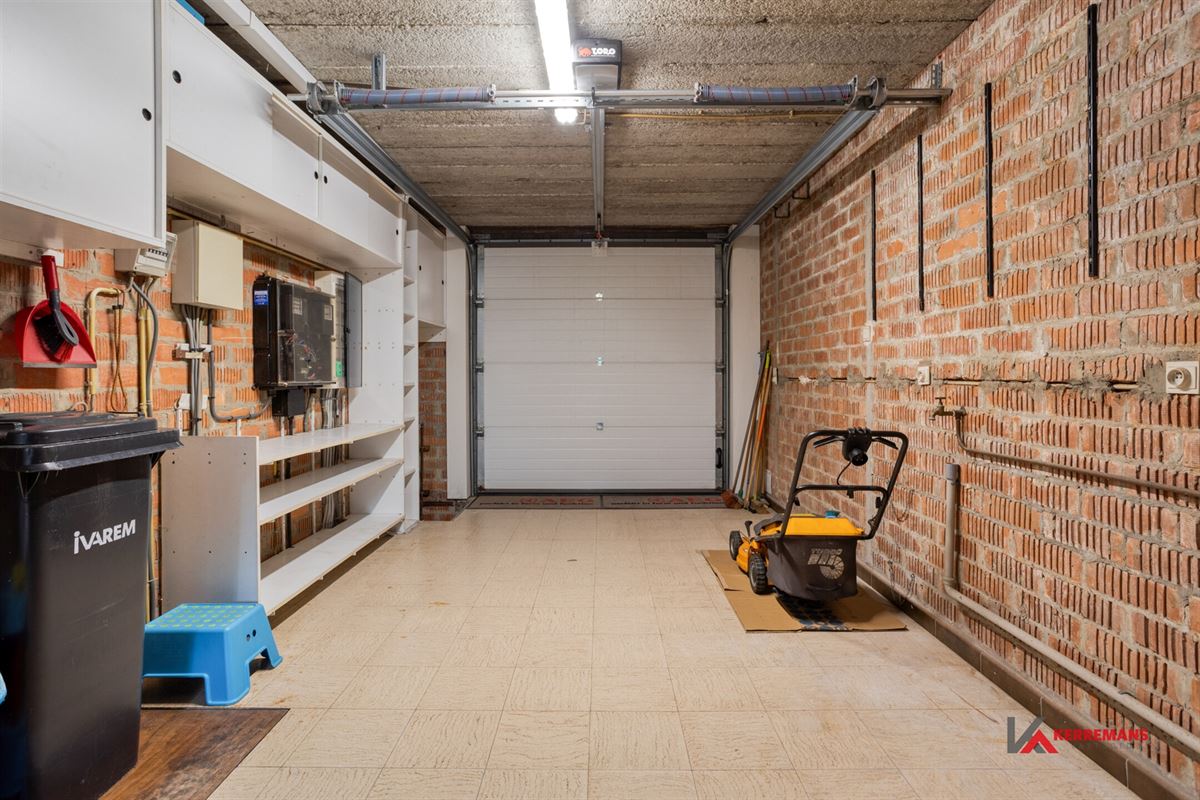 Woning met 3 slaapkamers, garage en tuin. 