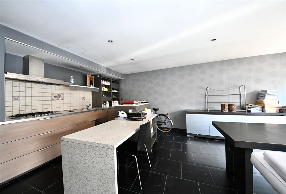 Handelspand met restaurant en appartement