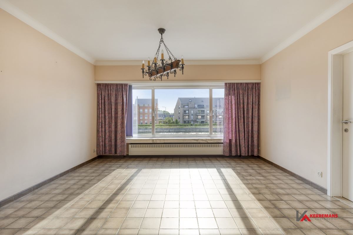 Appartement met 2 slaapkamers, terras en garage. 