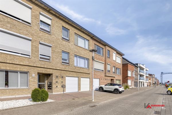 Appartement met 2 slaapkamers, terras en garage. 