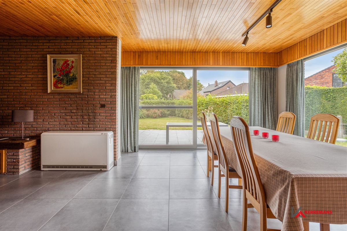 Woning met 3 slaapkamers, garage en tuin. 